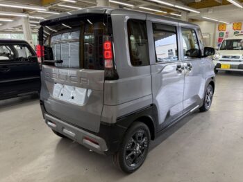 デリカミニ T プレミアム デリマルパッケージ 届出済未使用車 4WD
