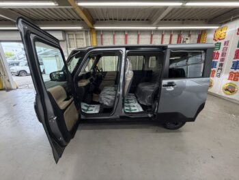 デリカミニ T プレミアム デリマルパッケージ 届出済未使用車 4WD