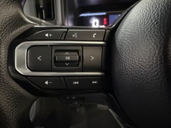 スペーシア ハイブリッドG　未使用車　4WD