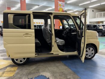 スペーシア ハイブリッドG　未使用車　4WD