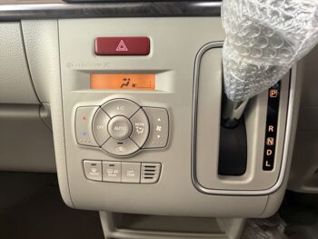 アルトラパンLC ハイブリッドX　全方位モニター用カメラパッケージ　スズキコネクト　未使用車　４WD