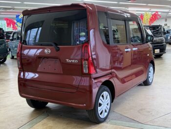 タント Xセレクション　ナビ　４WD