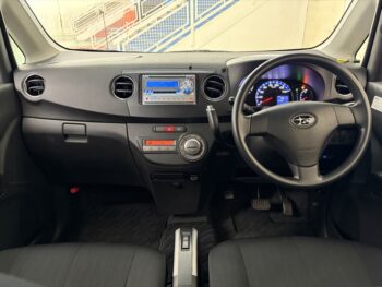 ルクラ カスタムR　4WD