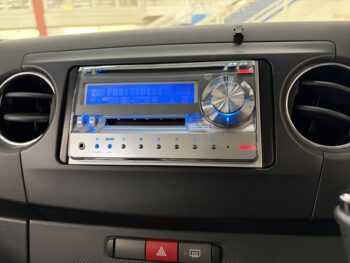 ルクラ カスタムR　4WD