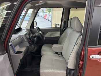 タント Xセレクション　ナビ　４WD