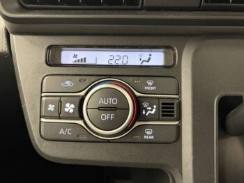 タント Xセレクション　ナビ　４WD