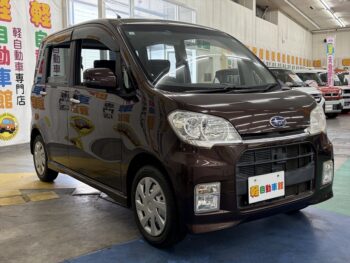 ルクラ カスタムR　4WD