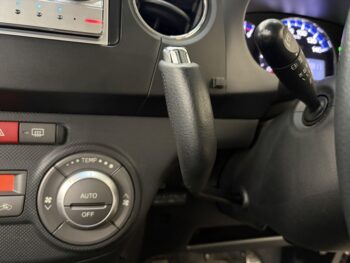 ルクラ カスタムR　4WD