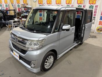 タントカスタム X　SA　純正ナビ　TV　バックカメラ　4WD
