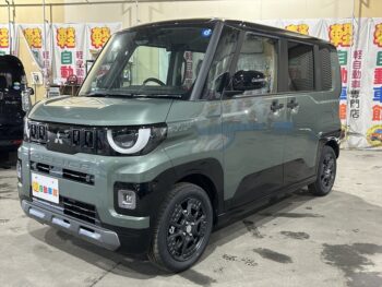 デリカミニ T プレミアム デリマルパッケージ ターボ 未使用車　4WD