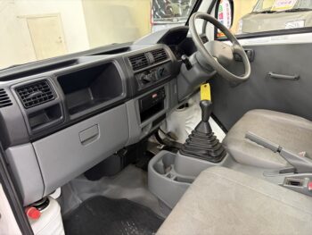 ミニキャブトラック Vタイプ　パワステ付・エアコン無し　4WD