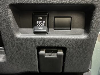 デリカミニ T プレミアム デリマルパッケージ ターボ 未使用車　4WD