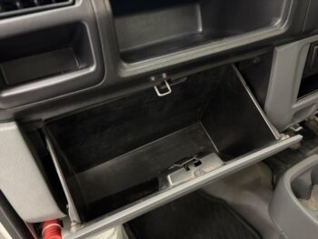 ミニキャブトラック Vタイプ　パワステ付・エアコン無し　4WD