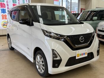 デイズ ハイウェスターX　アーバンクロム　４WD