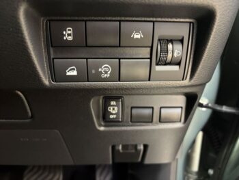 デリカミニ G　４WD