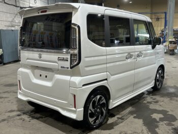 スペーシアカスタム ハイブリッド　XS　全方位モニター付純正9インチTV　スズキコネクト　未使用車　4WD