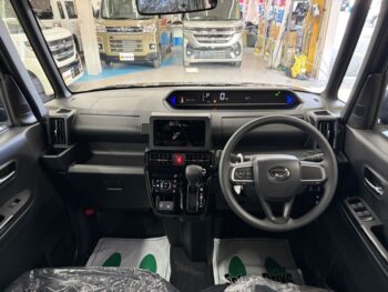 タントカスタム X 未使用車 4WD
