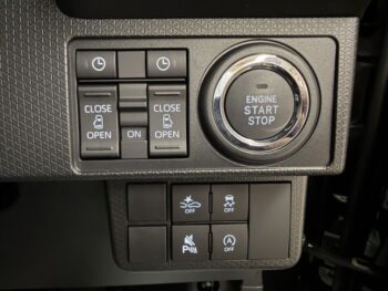タントカスタム X 未使用車 4WD