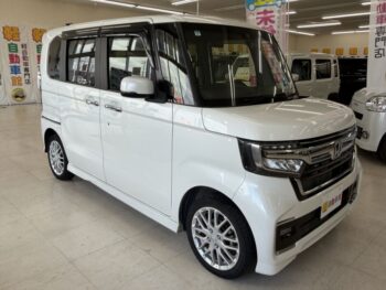 N-BOXカスタム L　ターボ　ナビ・TV・バックカメラ　後期型　4WD