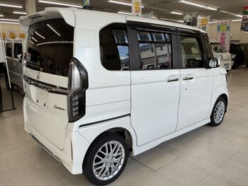 N-BOXカスタム L　ターボ　ナビ・TV・バックカメラ　後期型　4WD