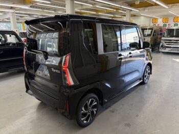 タントカスタム X 未使用車 4WD