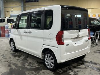 タント X　ターボ　4WD