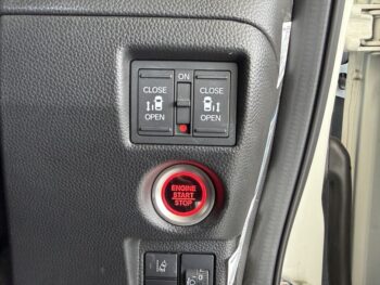 N-BOXカスタム L　ターボ　ナビ・TV・バックカメラ　後期型　4WD