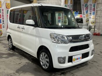 タント X　ターボ　4WD