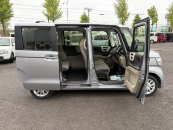 N-BOX Ｇ・Ｌ ターボ ホンダセンシング ナビ・バックカメラ 4WD