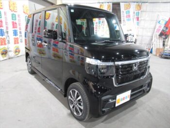 N-BOXカスタム 未使用車 4WD