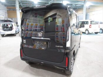 N-BOXカスタム 未使用車 4WD