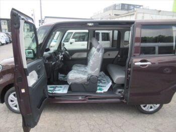 タント L IDLEレス 未使用車 4WD