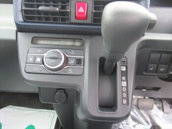 タント L IDLEレス 未使用車 4WD