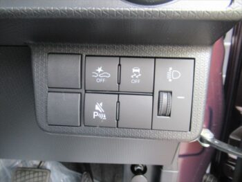 タント L IDLEレス 未使用車 4WD