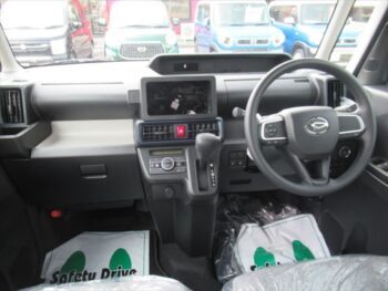 タント L IDLEレス 未使用車 4WD