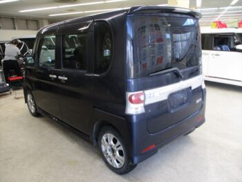 タントカスタム X　4WD