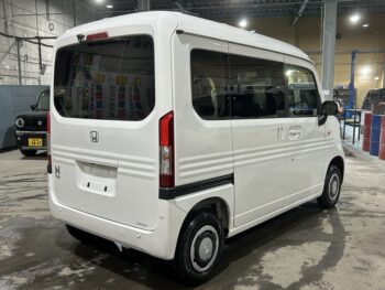 N-VAN ファン　未使用車　4WD