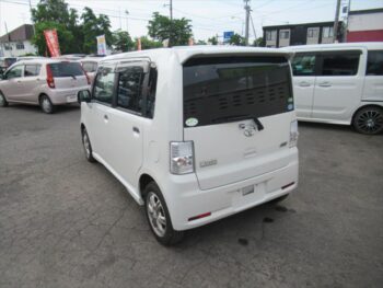 ピクシススペースカスタム X　4WD