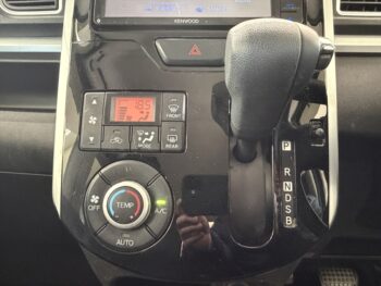 タントカスタム X　ナビ・TV・バックカメラ　後期型　４WD