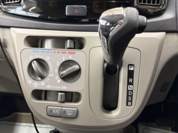 プレオプラス LA スマートアシストブラックエディション 4WD