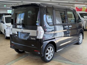 タントカスタム X　ナビ・TV・バックカメラ　後期型　４WD