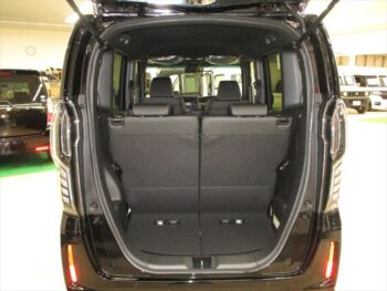 N-BOXカスタム 特別仕様車　L　ターボ　スタイル+ブラック　未使用車　4WD