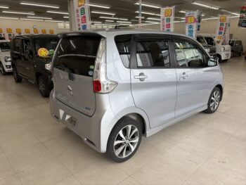 デイズ ハイウェイスターG　純正ナビ・TV　4WD
