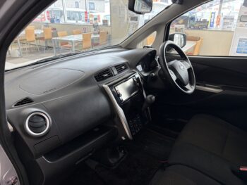 デイズ ハイウェイスターG　純正ナビ・TV　4WD