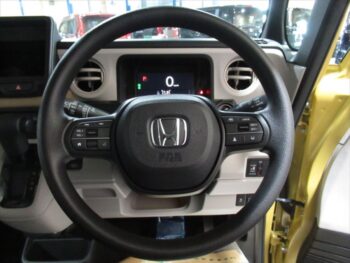 N-BOX ファッションスタイル 未使用車 4WD