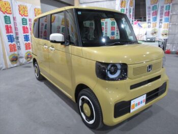 N-BOX ファッションスタイル 未使用車 4WD