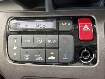N-ONE スタンダード　ナビ　４WD