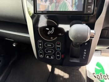 eKカスタム Ｇ セーフティパッケージ ナビ・ＴＶ・マルチビューモニター 後期型 4WD