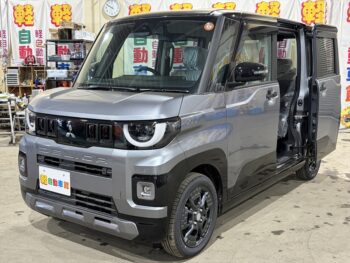 デリカミニ T ターボ プレミアム 現行型 未使用車 4WD