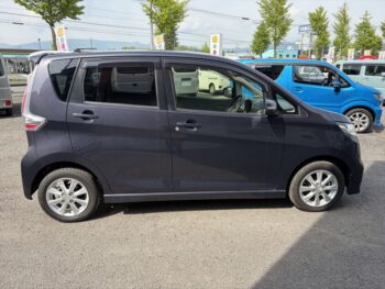 eKカスタム Ｇ セーフティパッケージ ナビ・ＴＶ・マルチビューモニター 後期型 4WD